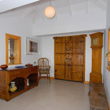 Luna Mar Villa